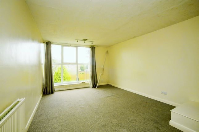 32, Blakesley Walk, Leicester photo 2