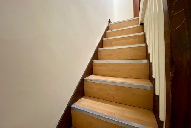Top Floor Flat, Burley Road, 106, Leeds photo 3