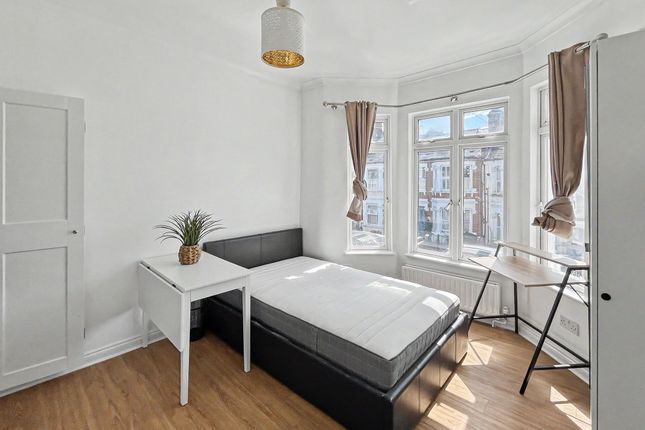 3 kellino street, london photo 3