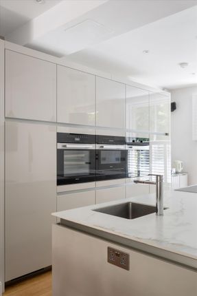 13, Wildwood Grove, London photo 4