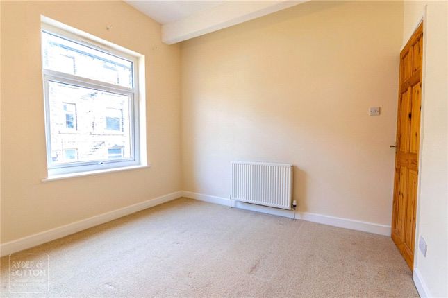 28, Baker Street, West Yorkshire photo 4