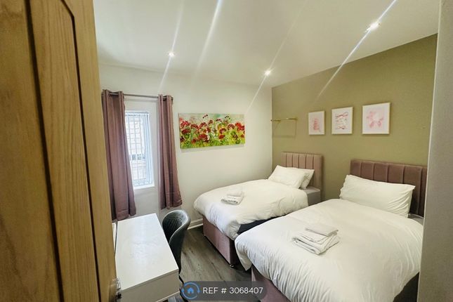 Burton Place, Burton-On-Trent photo 4