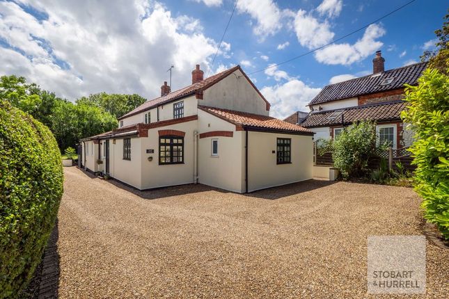 Knoll Cottage, The Street, North Walsham photo 2