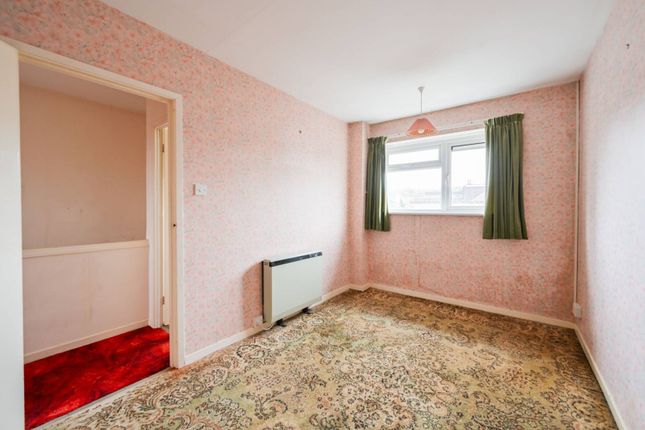 Flat for sale in Avonfield Court, Walthamstow, London