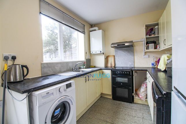 Terraced house for sale in Stanley Green East, Langley, Slough