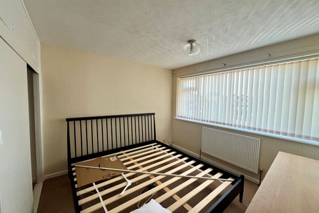 33, Manchester photo 4