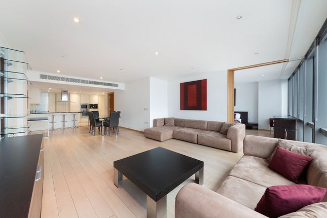 Flat to rent in West India Quay, Canary Wharf, London