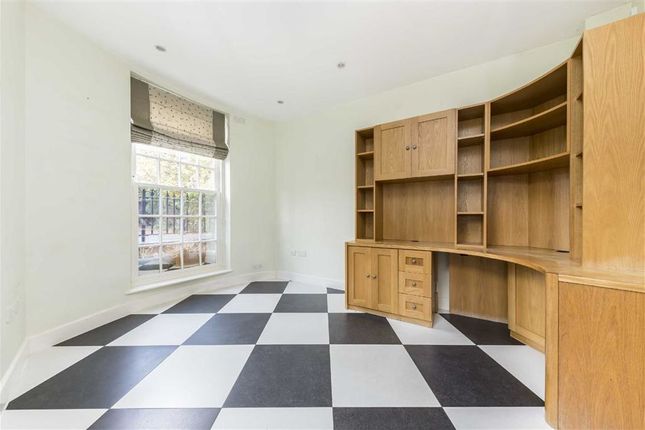 Property for sale in Feathers Place, London