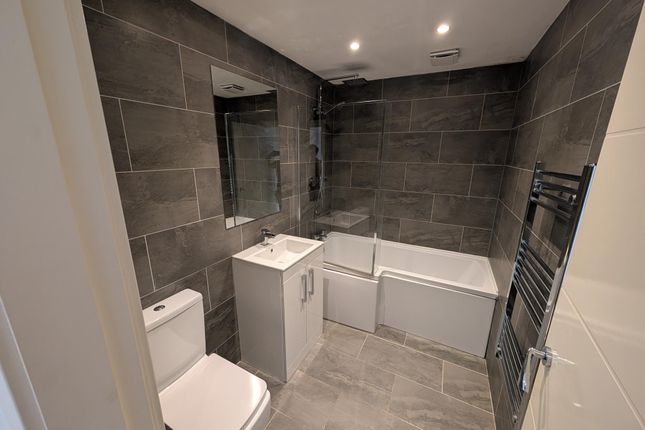 Apartment 6, 10a, The Rock, Bury photo 5