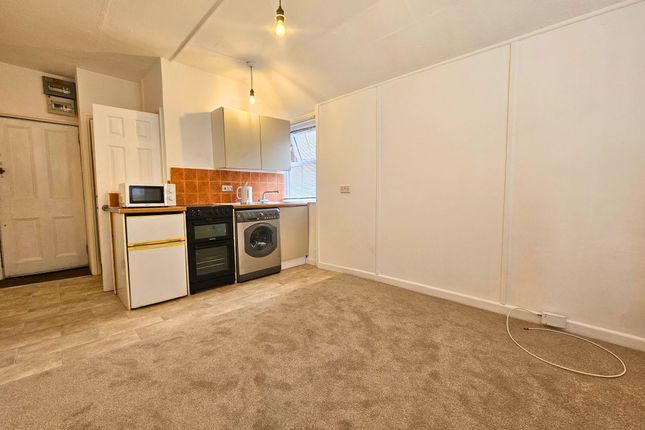 Marlborough Road, Watford photo 4