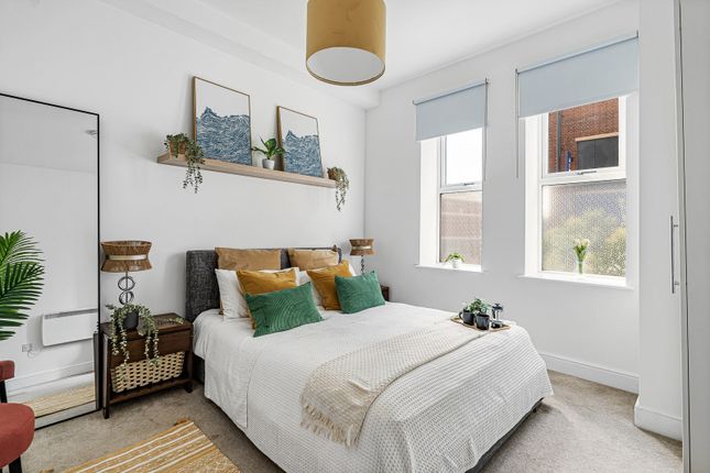 Flat 7, 21, Warple Way, London photo 4