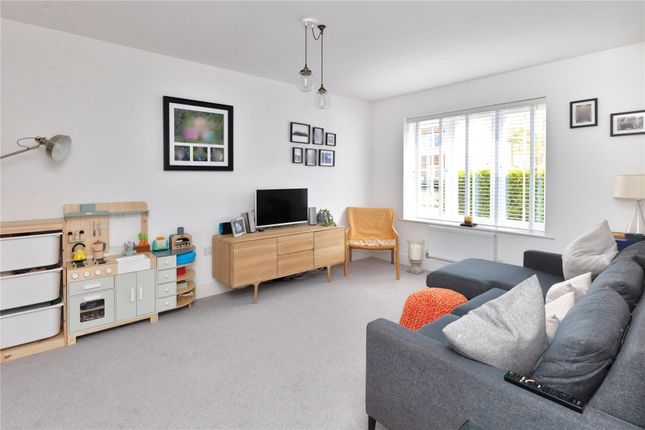 17, Tennyson Way, Hindhead photo 2