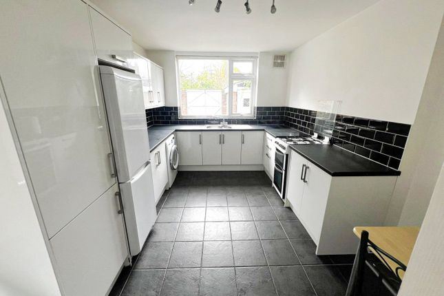 Bronwyn, 30a, Rose Lane,, Liverpool photo 3
