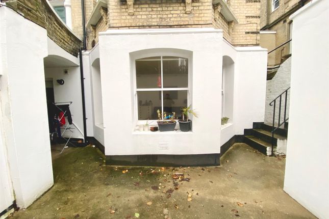 Flat to rent in The Drive, Hove