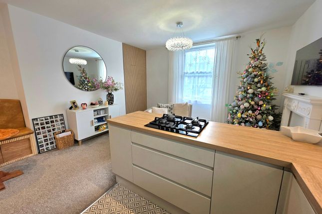 Flat 3, Bishops Court, Torquay photo 3