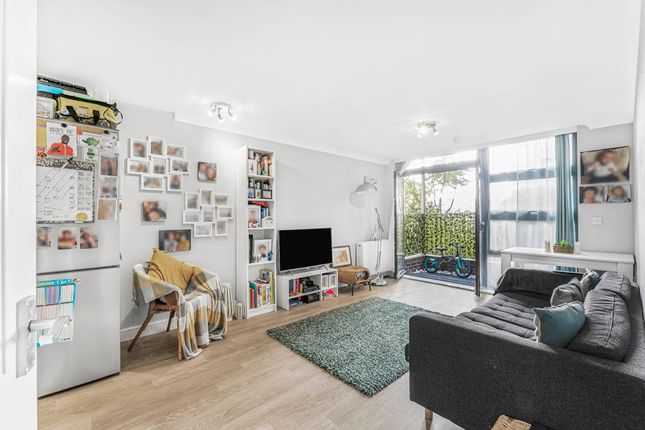 49, Maltings Close, London photo 3