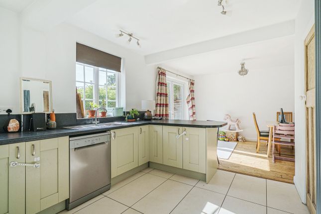 67, Sandy Lane, Surrey photo 4