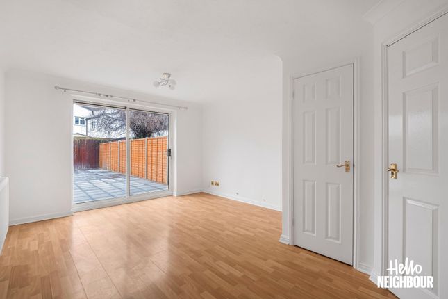 Terraced house to rent in Staffordshire Street, London