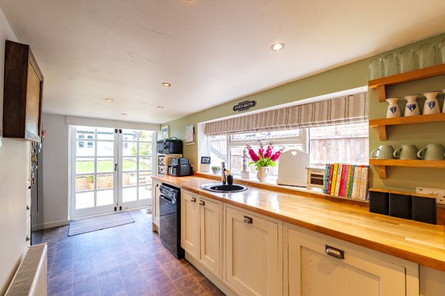 24, Hayes Lane, Norfolk photo 4