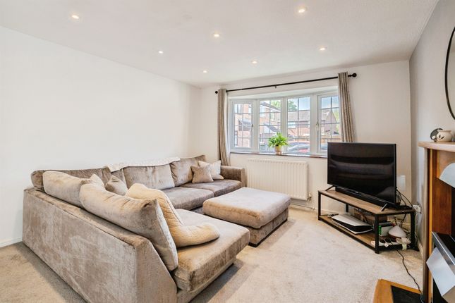 7, Roundhill Way, LOUGHBOROUGH photo 3