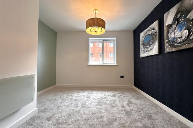 3, Cromford Court, Grantham photo 4