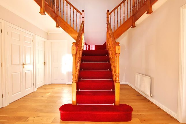 2, Pagnell Court, Northampton photo 2