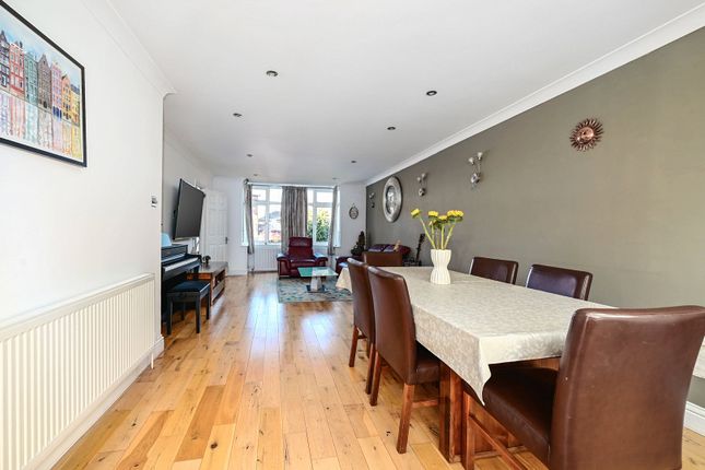 34, Cumberland Road, Surrey photo 4