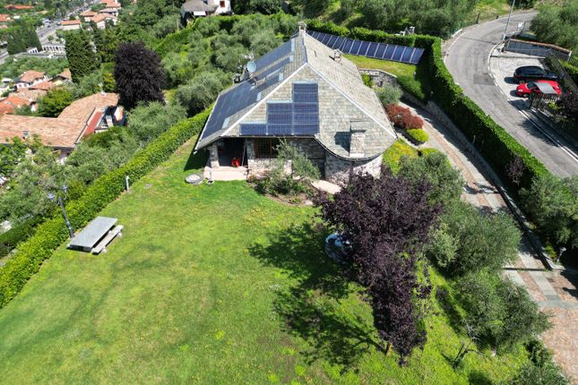 Villa for sale in Via Vesto, Marone, Brescia, Lombardy, Italy
