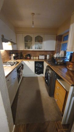 21, Hazelcroft, Bradford photo 4