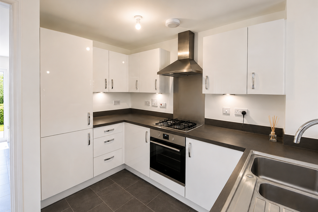 19 St Thomas Grove, Havant photo 2