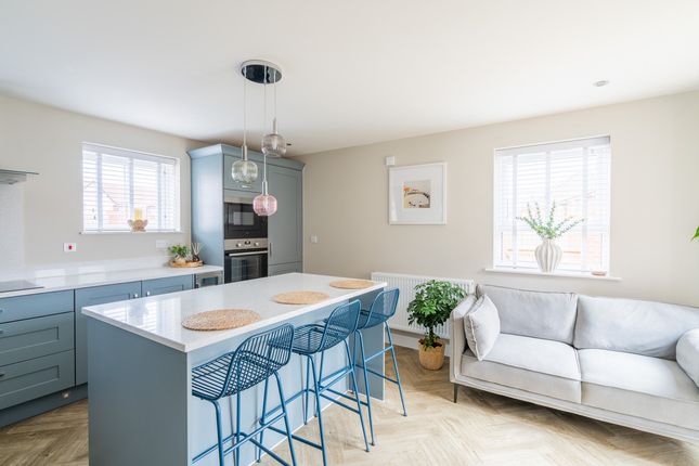 7, Axminster Drive, Stourport-on-severn photo 4