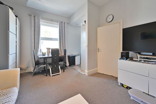 33A Park Road, Bushey photo 4