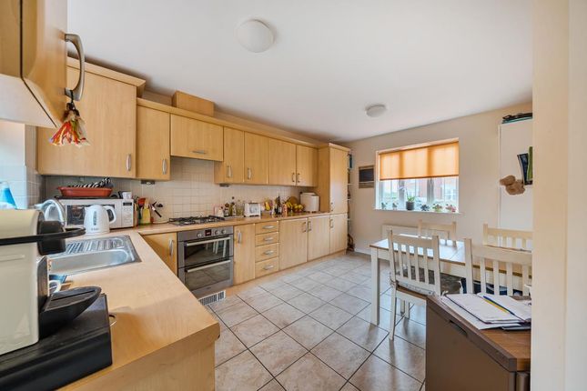 3 HEMLOCK CLOSE, Hemlock Close, Aylesbury photo 2