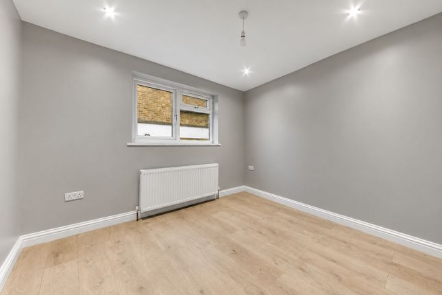 154 Carshalton Road, Sutton photo 4