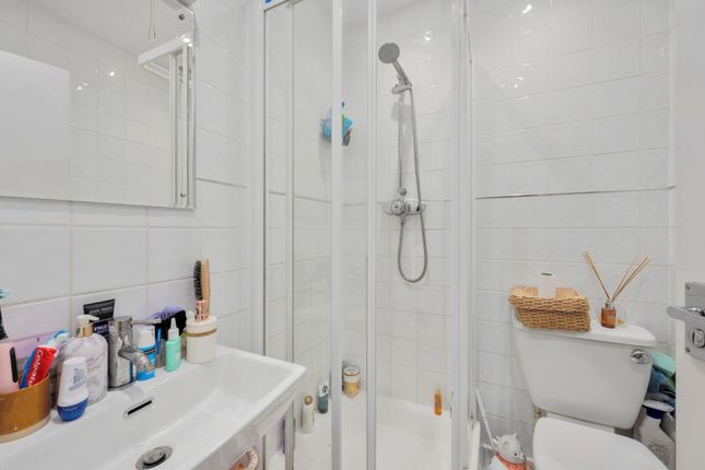 Flat 26, Langham Court,, Wyke Road, Raynes Park photo 5
