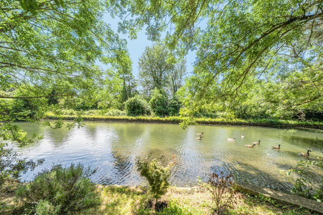 34, Roman Gardens, Kings Langley photo 4