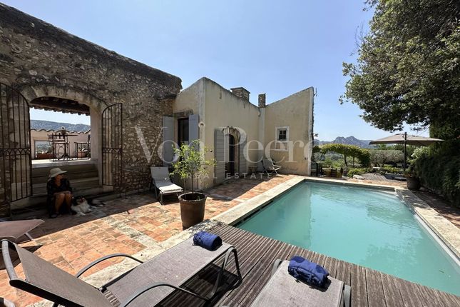 Country house for sale in Eygalières, 13810, France