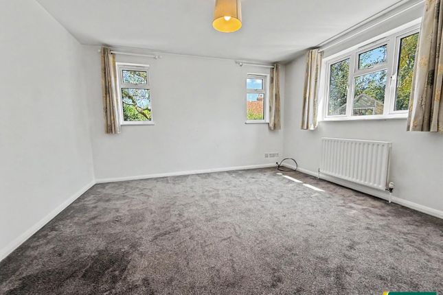 19, Roade Hill, Northampton photo 2