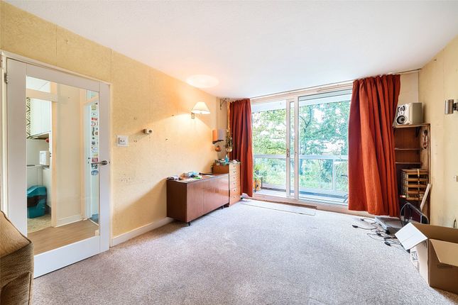 Thumbnail Flat for sale in Leigham Court Road, London