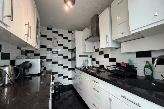 10, Heath Way, Erith photo 4