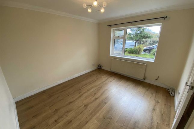 34, Bow Lane, Bowdon photo 3