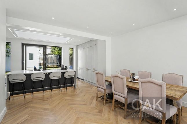 50 Sittingbourne Avenue, Enfield photo 3