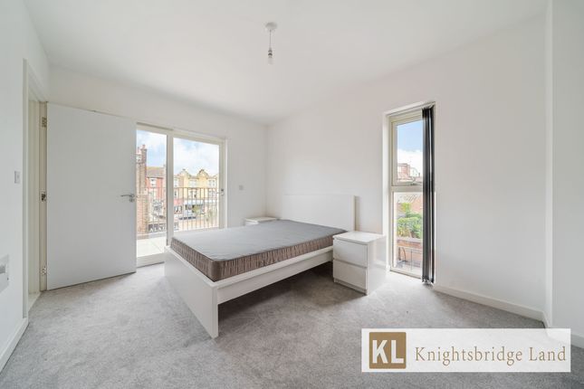 Flat 8, Starling Apartments, London photo 4