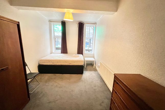 Room to rent in Islington Row Middleway, Birmingham