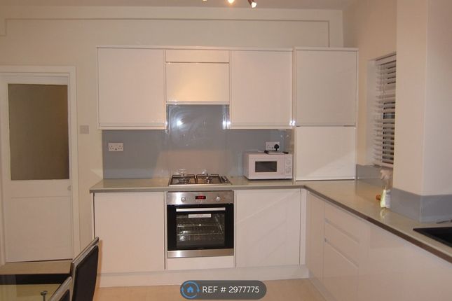 Finborough Road, Ground Floor Flat, London photo 2