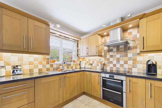 8 Wimborne Close, Boldon Colliery photo 3