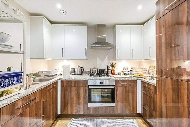 Flat 5, Maypole Court, 1, Mantle Road, London photo 3