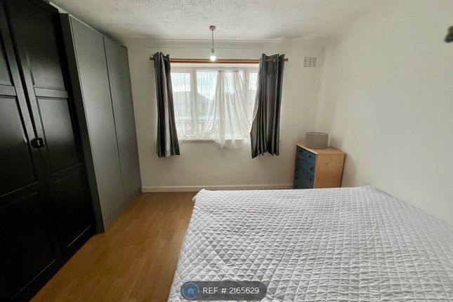 Room to rent in Orchard Avenue, Feltham