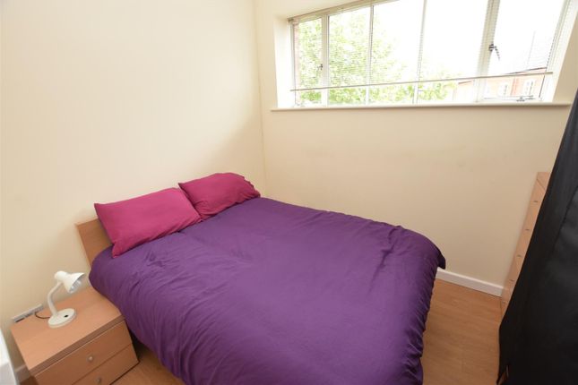 Flat to rent in Tiger Court, Burton-On-Trent, Staffordshire