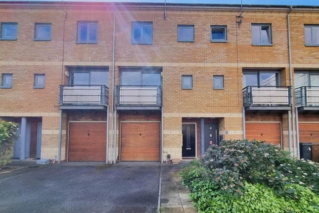Town house to rent in Maude Street, Ipswich